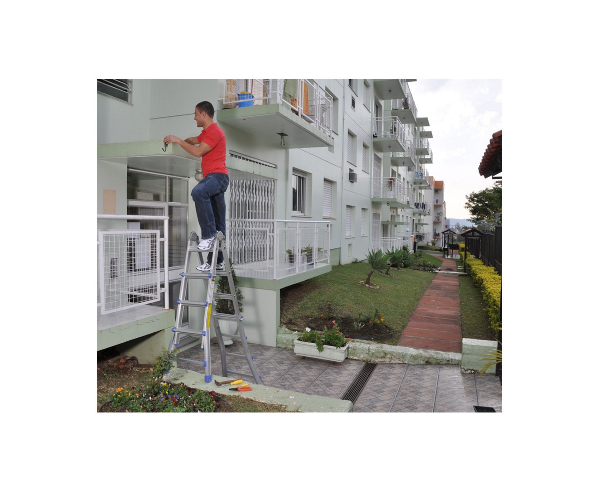 Escada Versatil Multifuncional 21 Em 1 - 14 Degraus - Mor